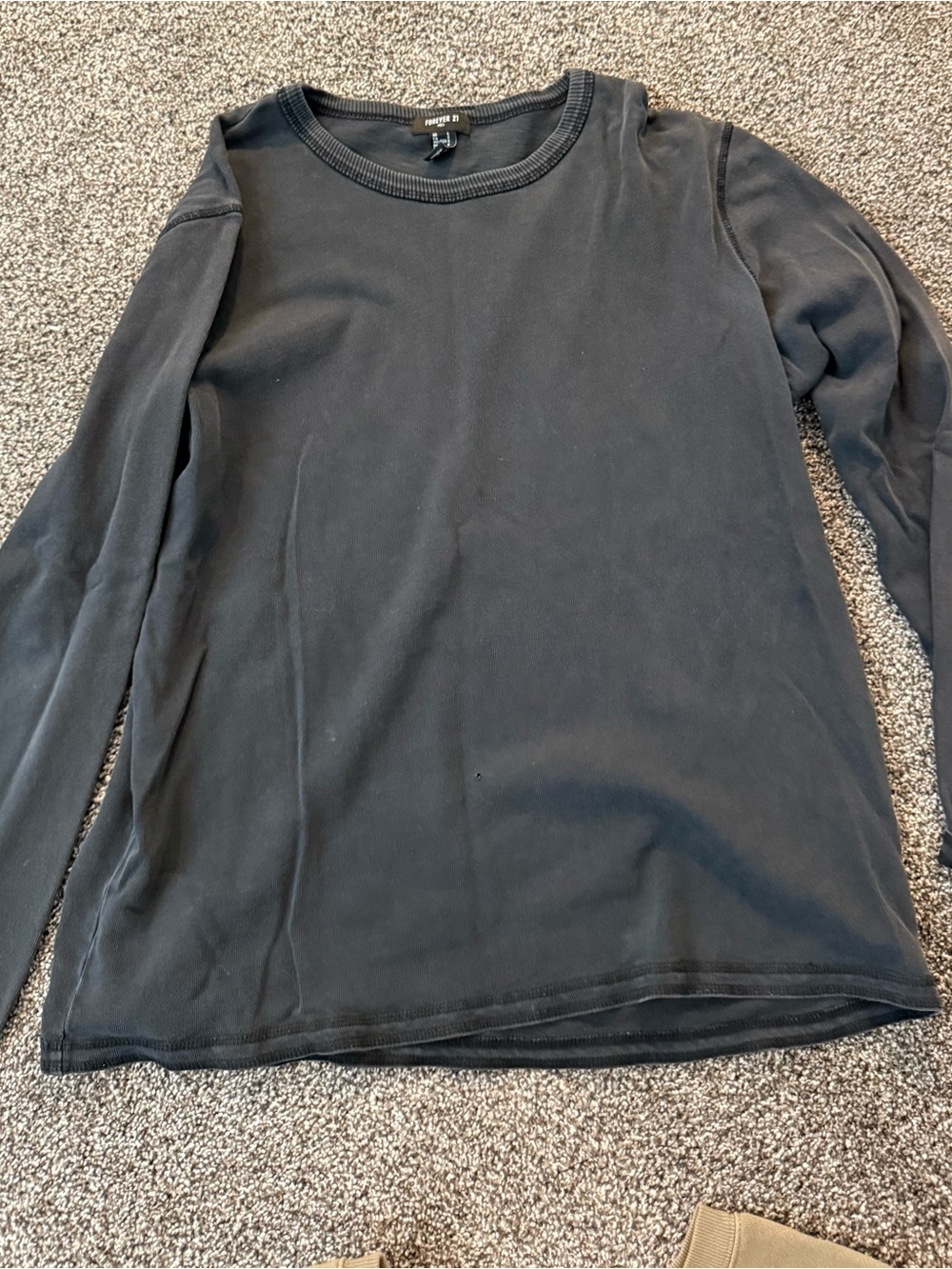 Forever 21 Men’s Black Crewneck Sweater
